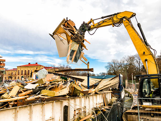 Best Yard Waste Removal  in Bristol, VA